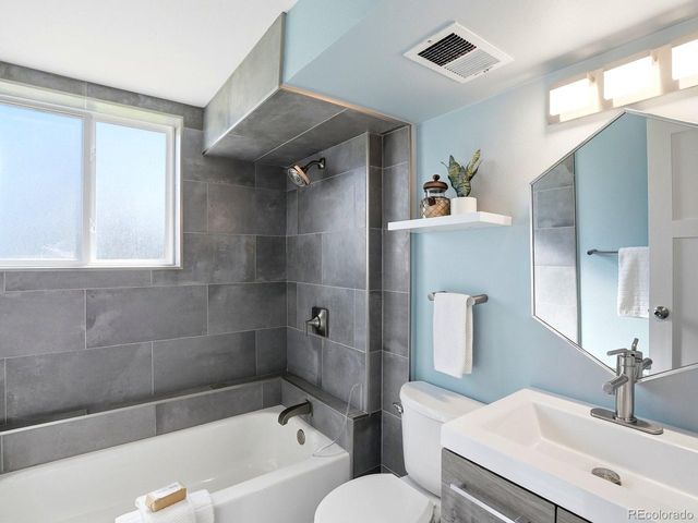 780 Vivian St, Lakewood, CO 80401