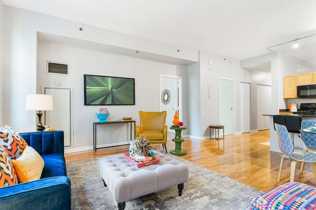 5 N WABASH Avenue 704, Chicago, IL 60602