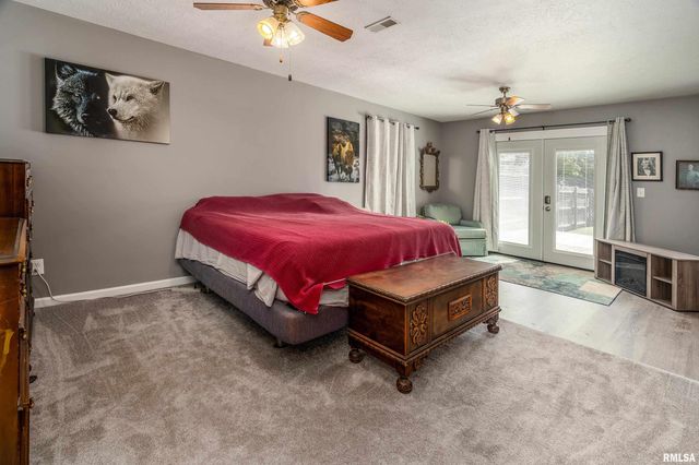 905 N GRANITE Street, Marion, IL 62959