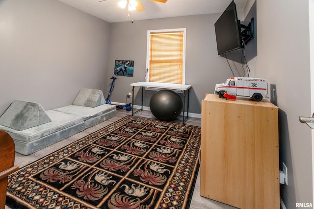 905 N GRANITE Street, Marion, IL 62959