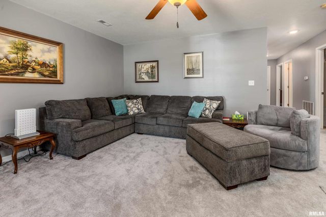 905 N GRANITE Street, Marion, IL 62959