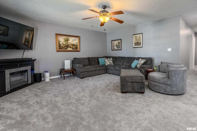 905 N GRANITE Street, Marion, IL 62959