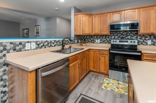 905 N GRANITE Street, Marion, IL 62959