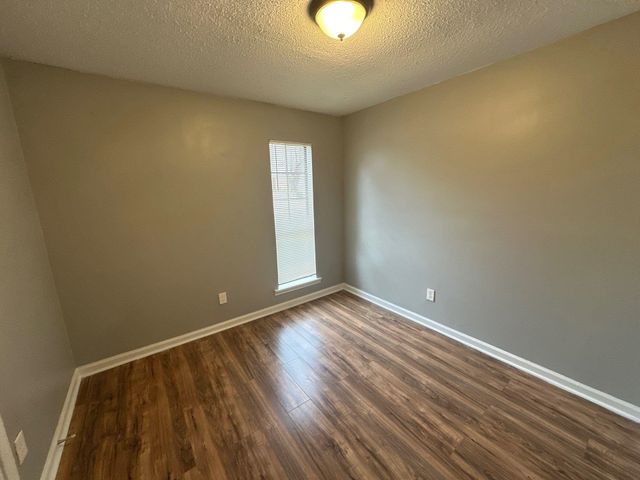 687 CREEKSTONE CIR, Memphis, TN 38127