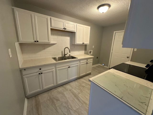 687 CREEKSTONE CIR, Memphis, TN 38127