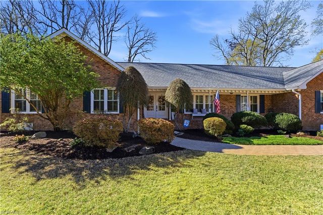 1036 Downshire CHSE, Virginia Beach, VA 23452