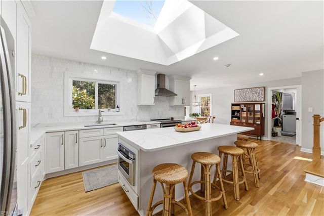 1036 Downshire CHSE, Virginia Beach, VA 23452