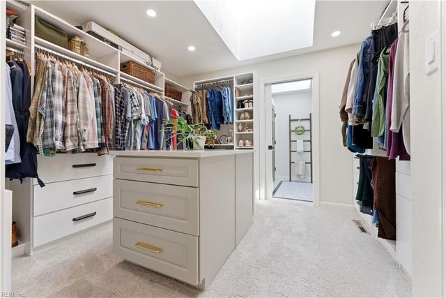 1036 Downshire CHSE, Virginia Beach, VA 23452