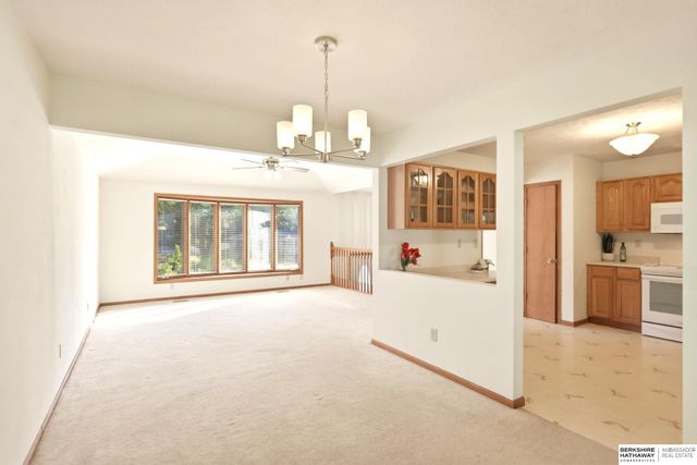 1103 Grandview Street, Bellevue, NE 68005