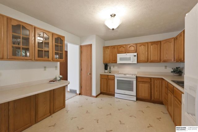 1103 Grandview Street, Bellevue, NE 68005