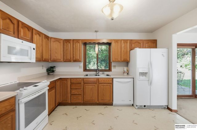 1103 Grandview Street, Bellevue, NE 68005