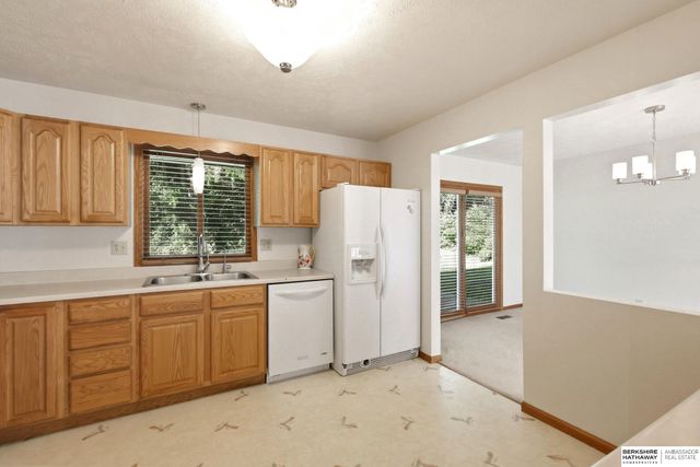 1103 Grandview Street, Bellevue, NE 68005