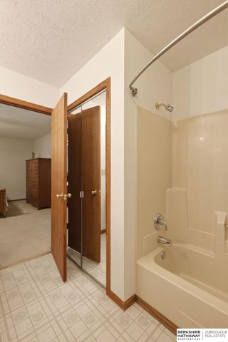 1103 Grandview Street, Bellevue, NE 68005