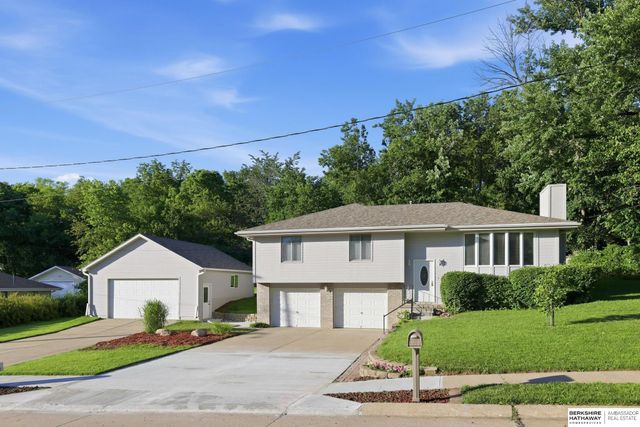 1103 Grandview Street, Bellevue, NE 68005