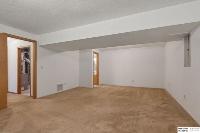 1103 Grandview Street, Bellevue, NE 68005