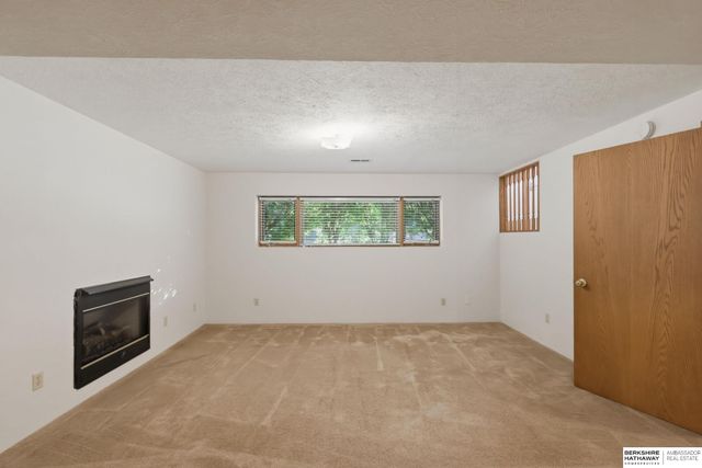1103 Grandview Street, Bellevue, NE 68005