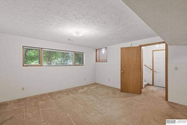 1103 Grandview Street, Bellevue, NE 68005