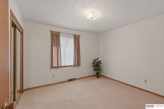 1103 Grandview Street, Bellevue, NE 68005