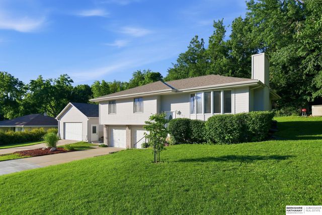 1103 Grandview Street, Bellevue, NE 68005