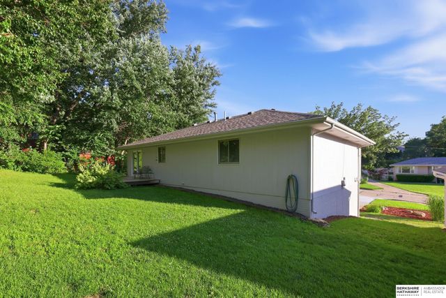 1103 Grandview Street, Bellevue, NE 68005