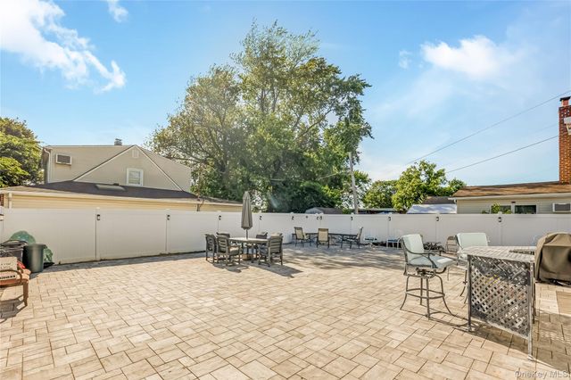 65 Club Lane, Levittown, NY 11756