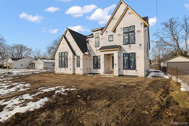 3919 Woodland Avenue, Royal Oak, MI 48073