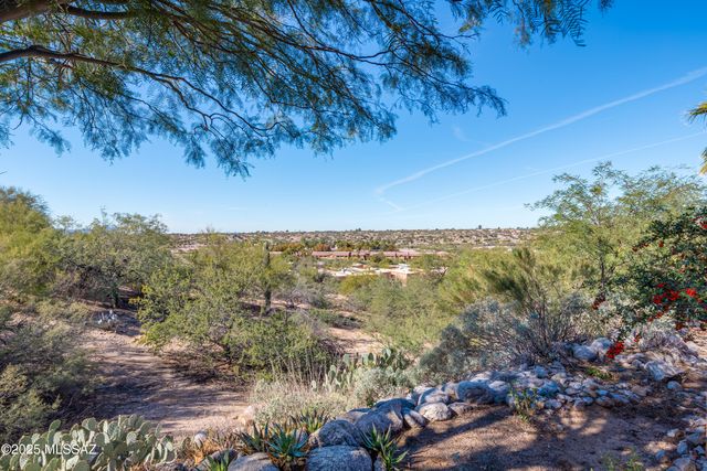 8665 N Coral Ridge Loop, Tucson, AZ 85704