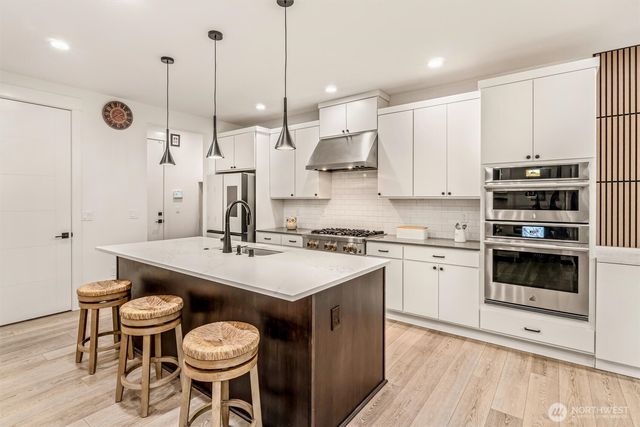 1760 246th Place NE, Sammamish, WA 98074