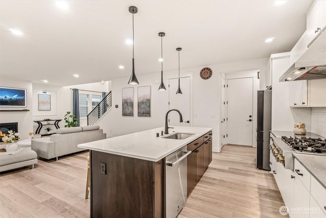 1760 246th Place NE, Sammamish, WA 98074