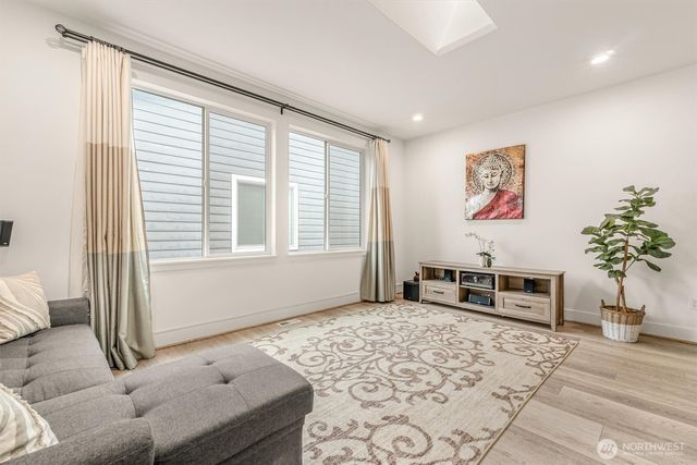 1760 246th Place NE, Sammamish, WA 98074