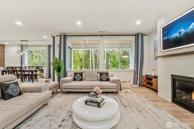 1760 246th Place NE, Sammamish, WA 98074