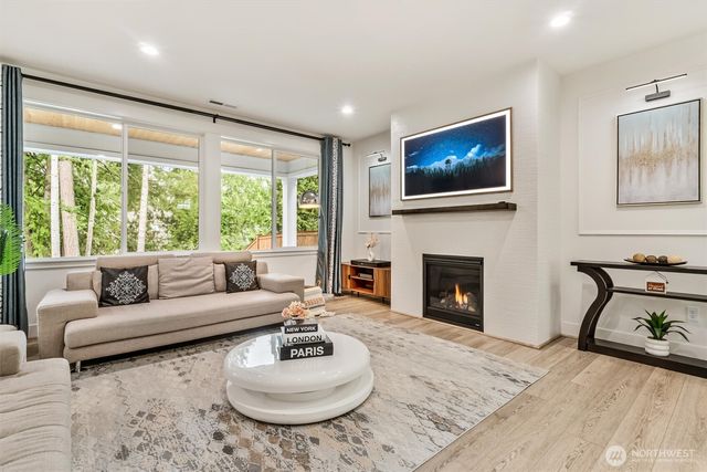 1760 246th Place NE, Sammamish, WA 98074