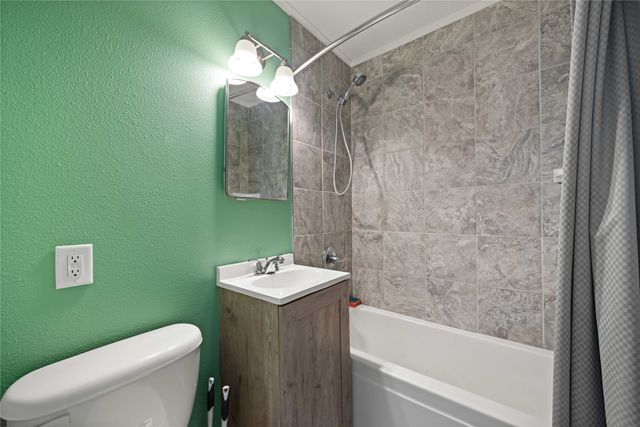 3906 53rd Street, Des Moines, IA 50310