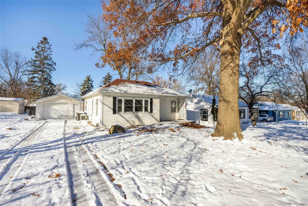 3906 53rd Street, Des Moines, IA 50310