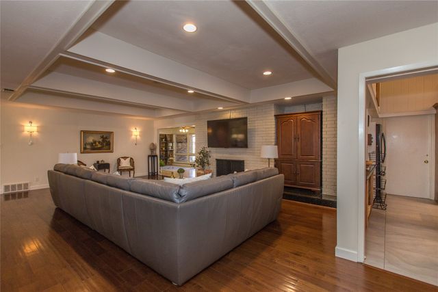 5805 Havenwood Court, Fort Worth, TX 76112