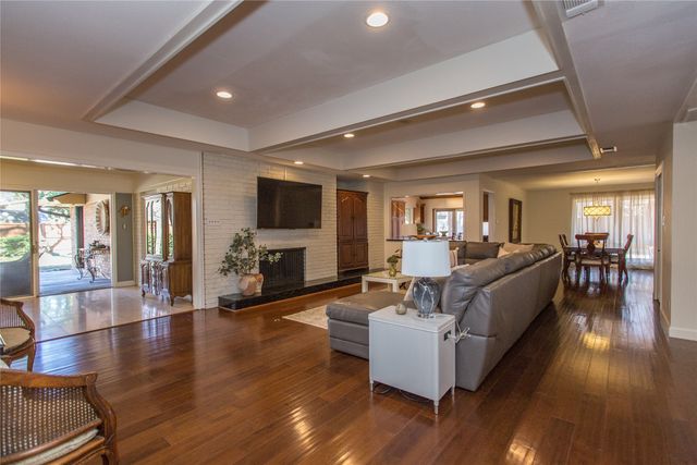 5805 Havenwood Court, Fort Worth, TX 76112