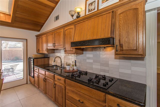 5805 Havenwood Court, Fort Worth, TX 76112