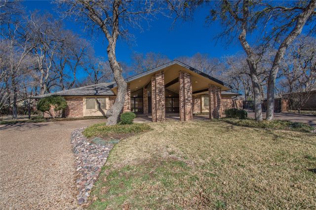 5805 Havenwood Court, Fort Worth, TX 76112
