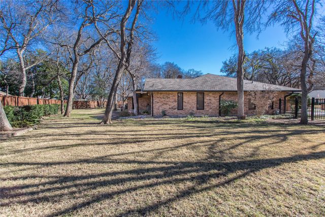 5805 Havenwood Court, Fort Worth, TX 76112