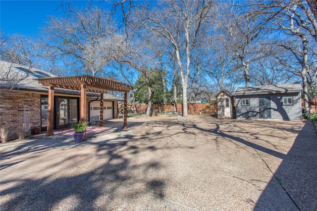 5805 Havenwood Court, Fort Worth, TX 76112