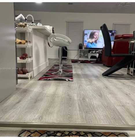 861 NE 1st Place, Hialeah, FL 33010