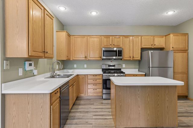 17607 38th Avenue N, Plymouth, MN 55446