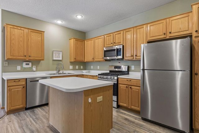 17607 38th Avenue N, Plymouth, MN 55446