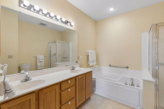 17607 38th Avenue N, Plymouth, MN 55446