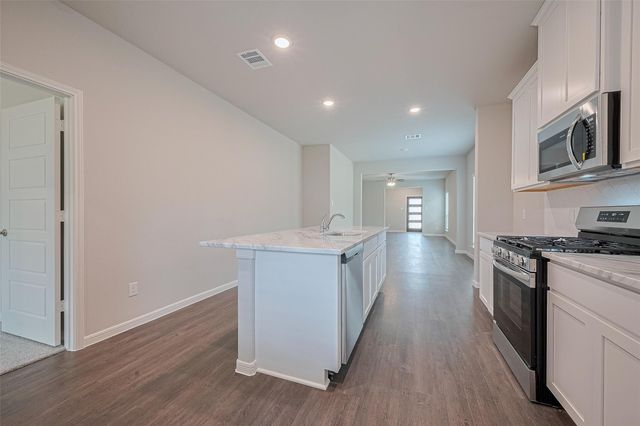 218 Emerald Thicket Lane, Huffman, TX 77336