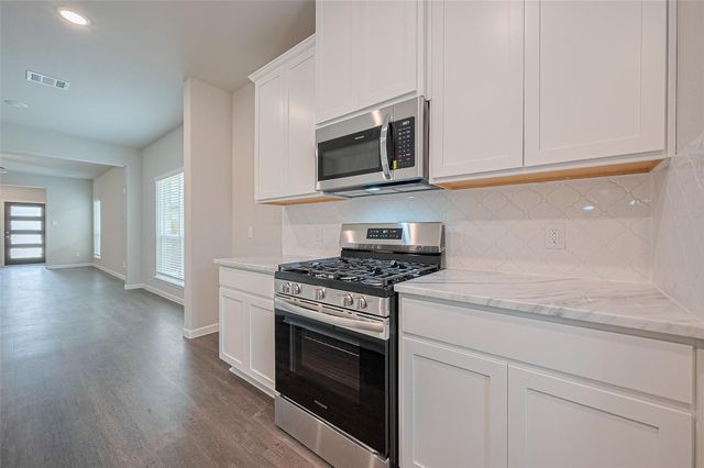 218 Emerald Thicket Lane, Huffman, TX 77336