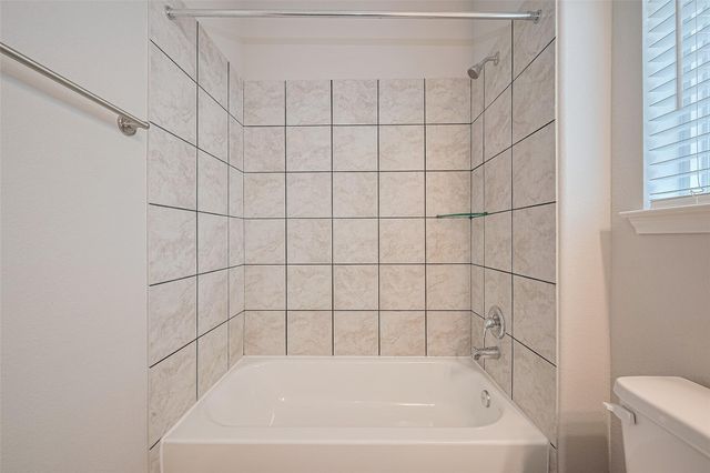 218 Emerald Thicket Lane, Huffman, TX 77336