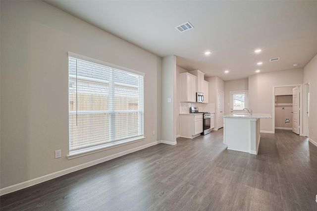 218 Emerald Thicket Lane, Huffman, TX 77336