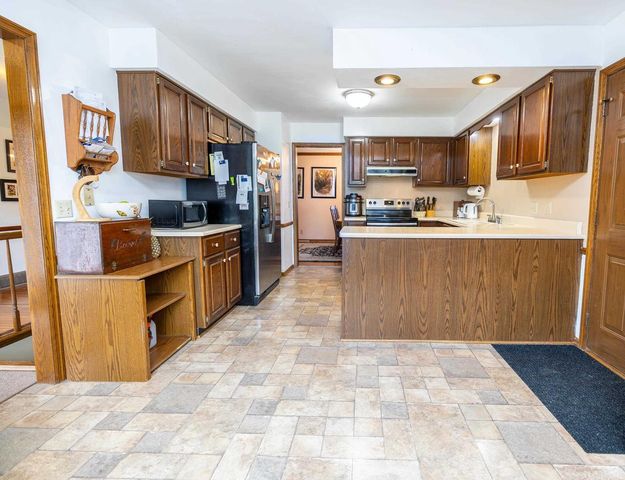 4211 Wilshire Lane, Janesville, WI 53546