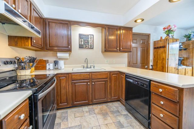 4211 Wilshire Lane, Janesville, WI 53546